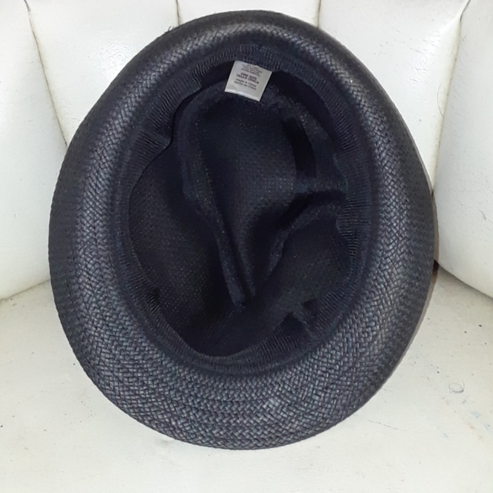 Fedora - Picture 3 of 3